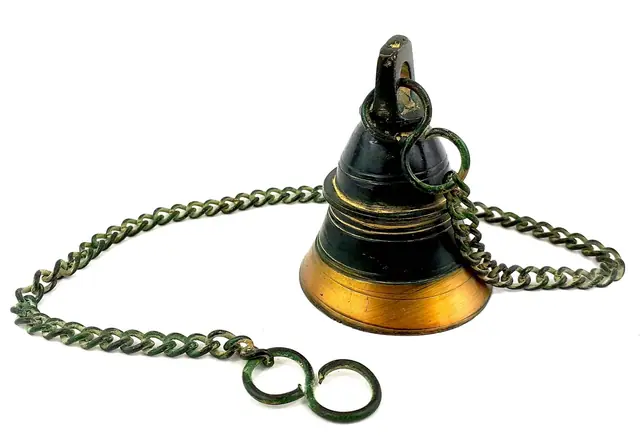 Glocke an Kette